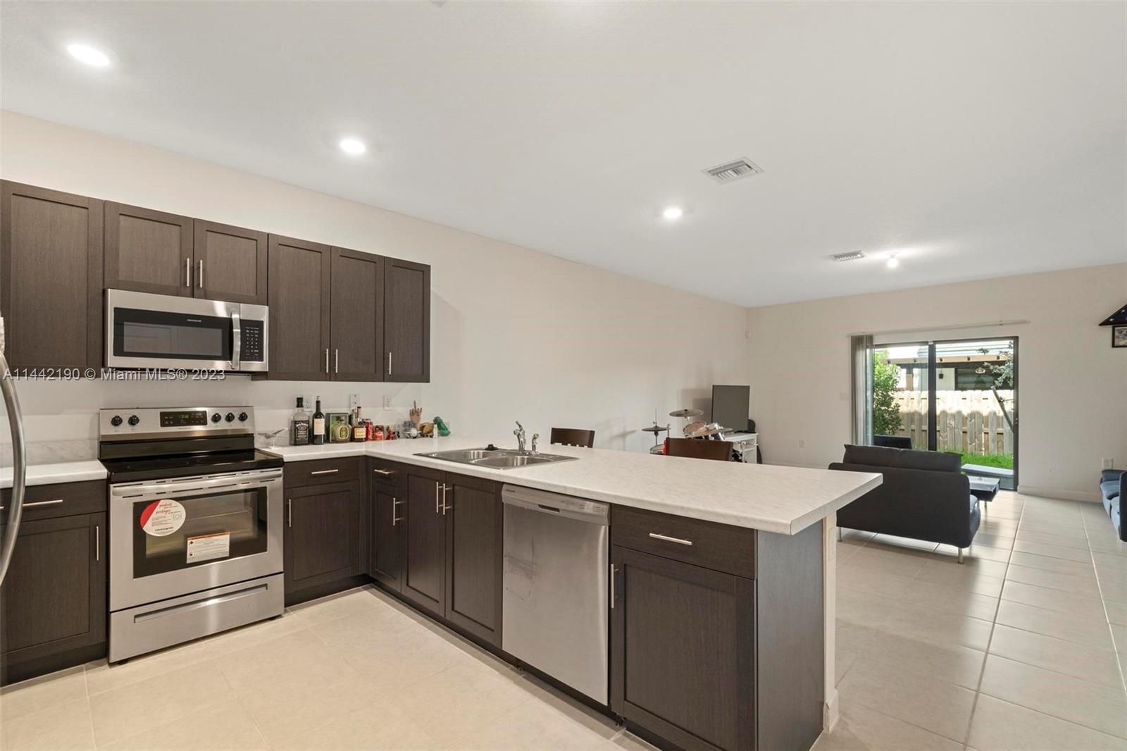 MC ESTATES SUBDIVISION - Residential Lease