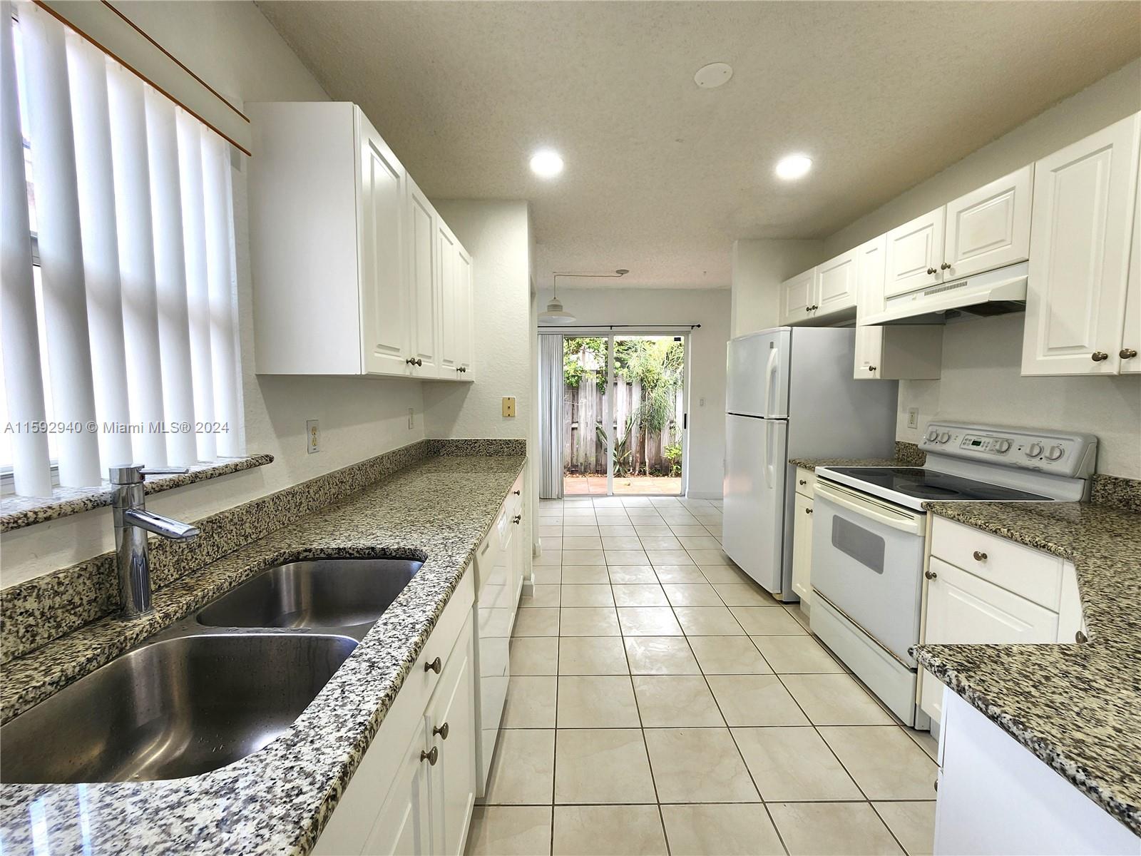 LAKES BY THE BAY SEC 8 - Residential