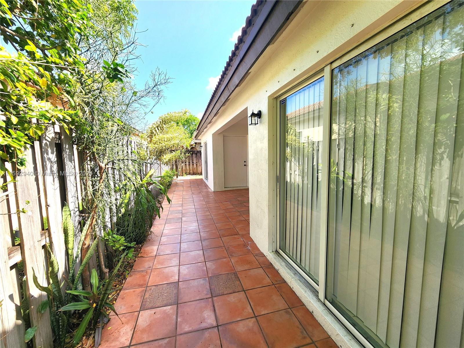LAKES BY THE BAY SEC 8 - Residential