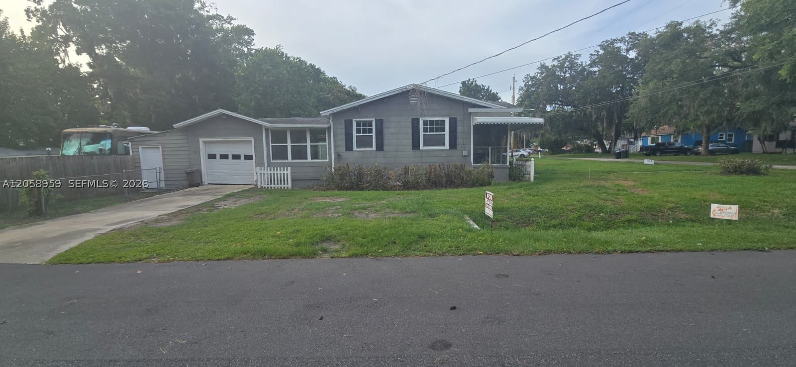 01090 PINEWOOD UNIT 01 - Residential