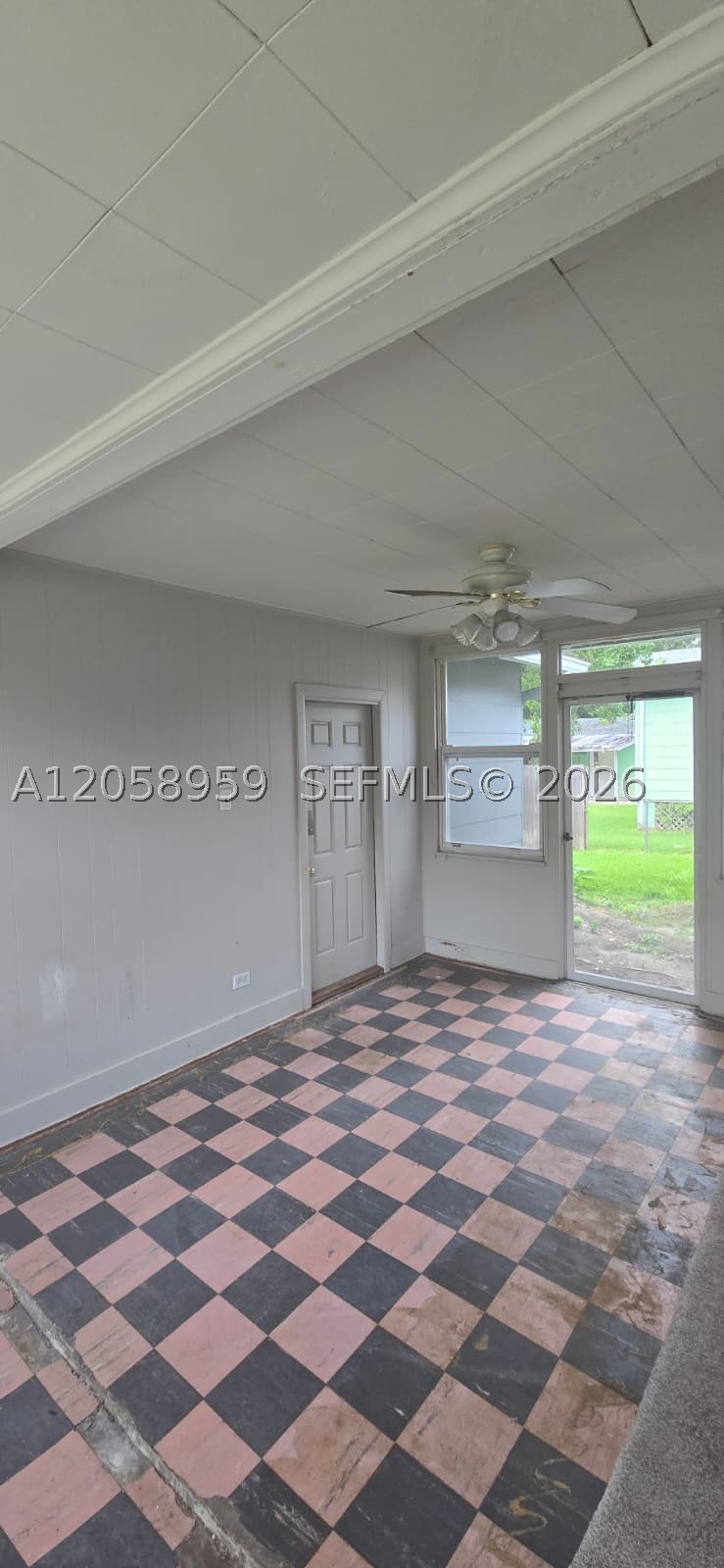 01090 PINEWOOD UNIT 01 - Residential