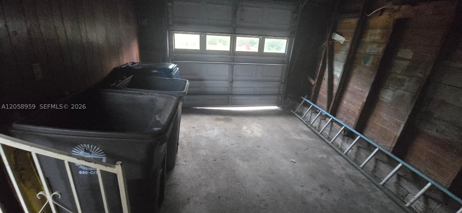 01090 PINEWOOD UNIT 01 - Residential