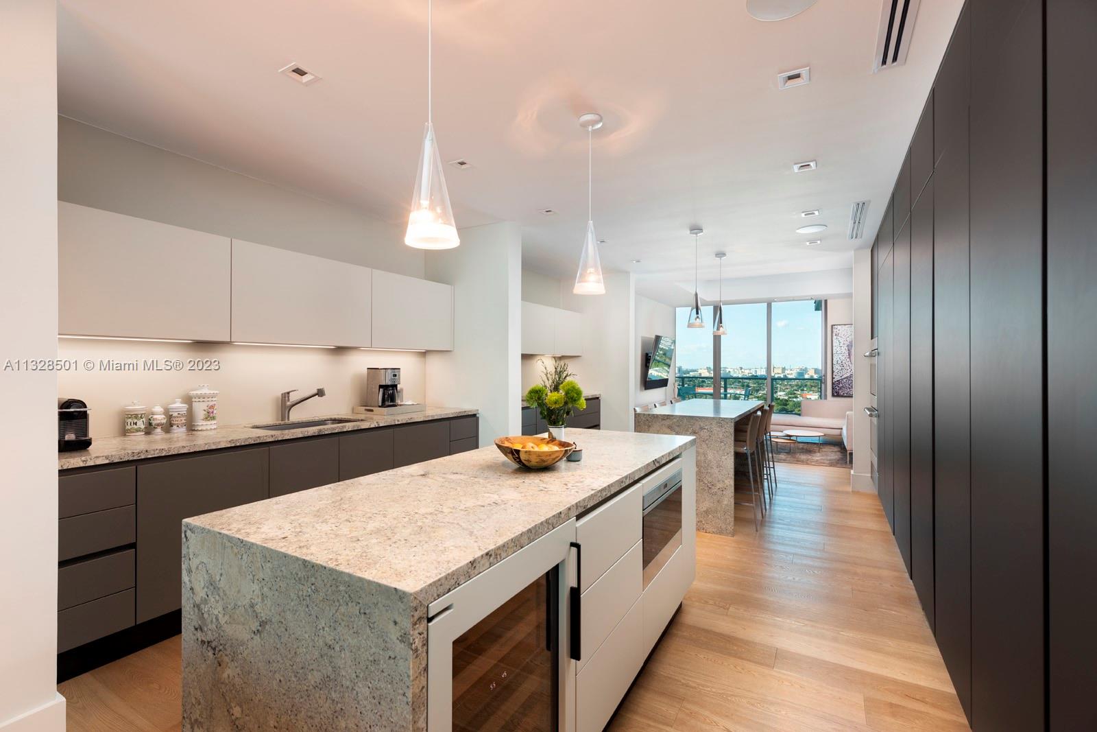 GROVENOR HOUSE CONDO - Residential