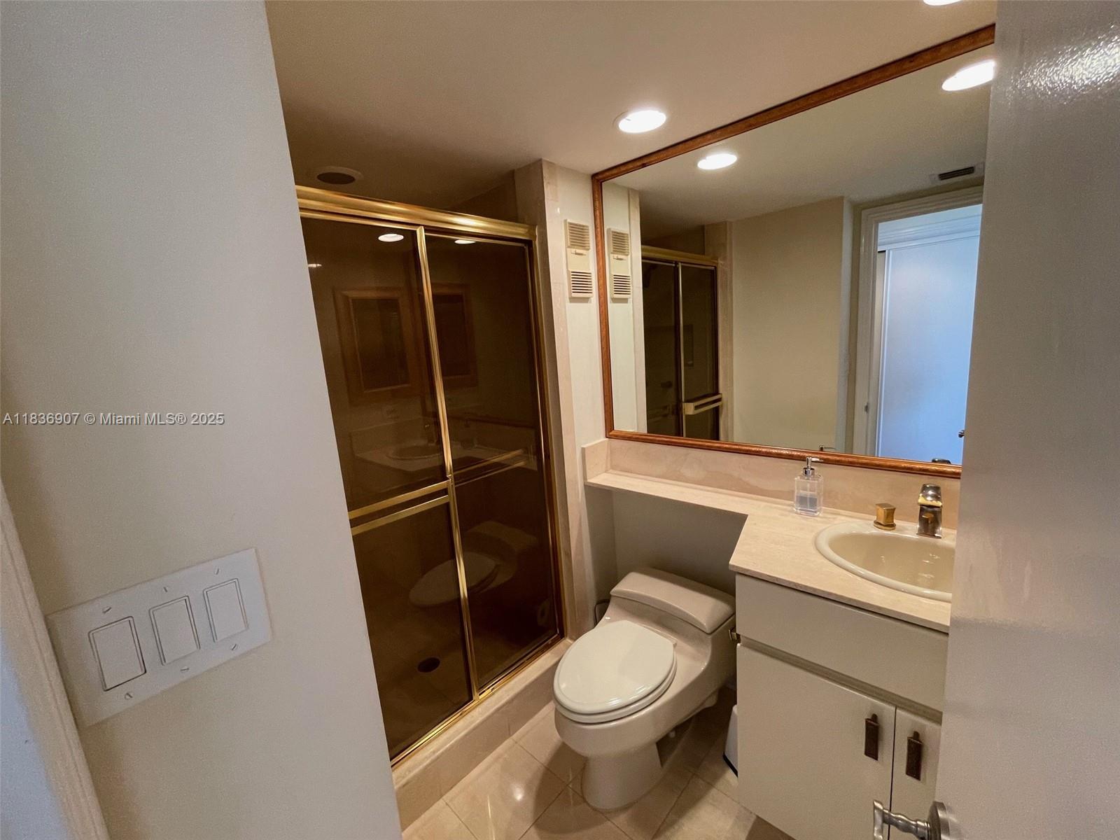 3000 ISL BLVD WILLIAMS IS - Residential