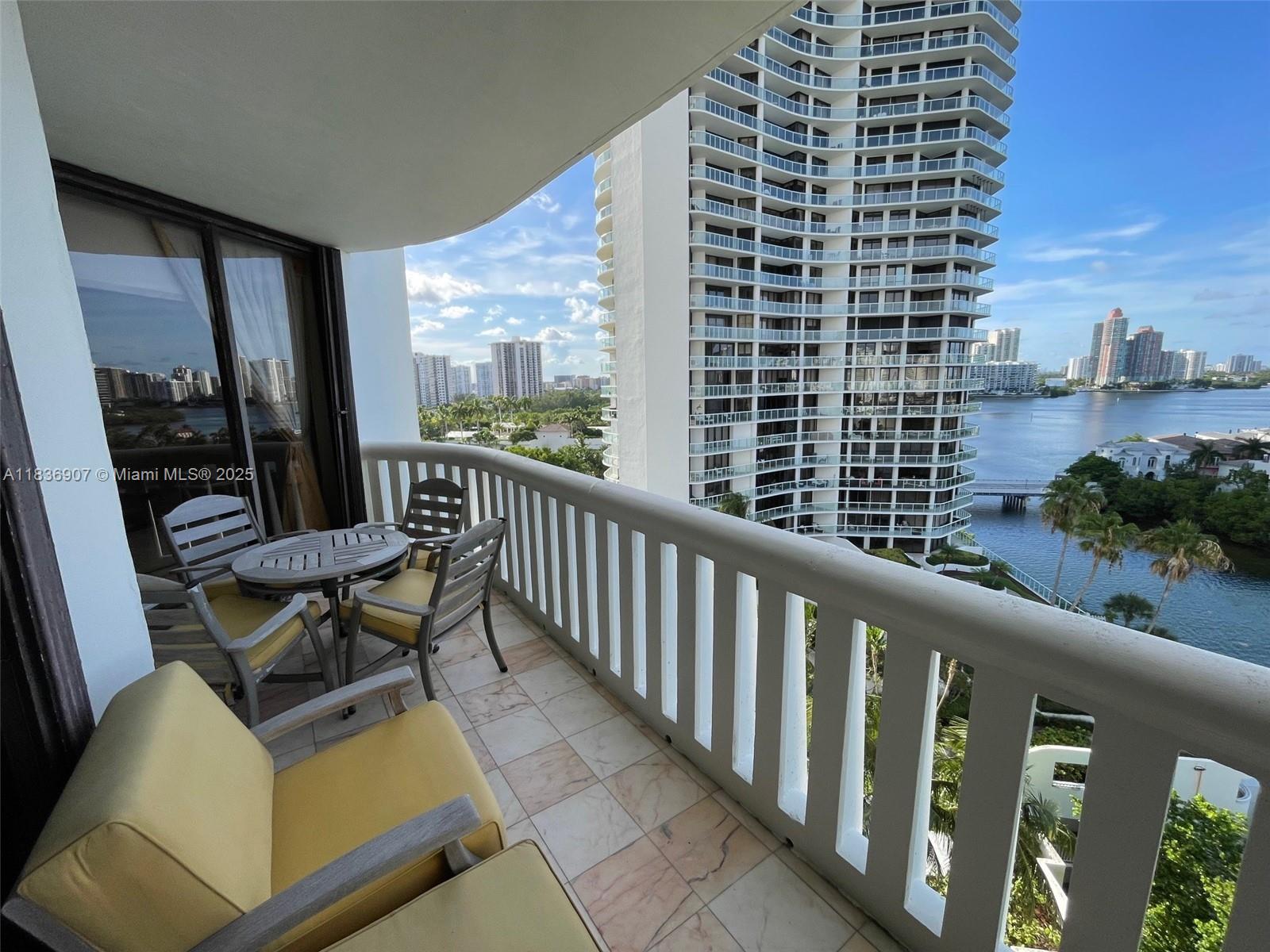 3000 ISL BLVD WILLIAMS IS - Residential