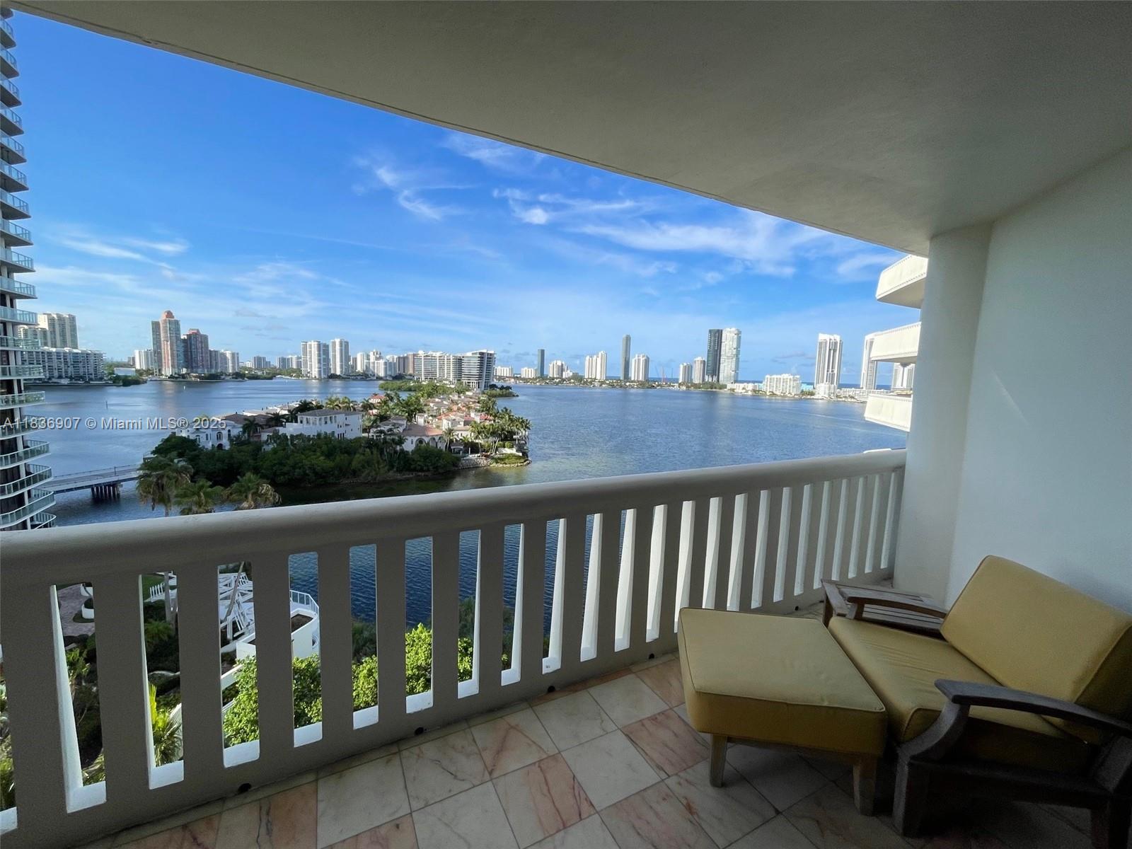 3000 ISL BLVD WILLIAMS IS - Residential