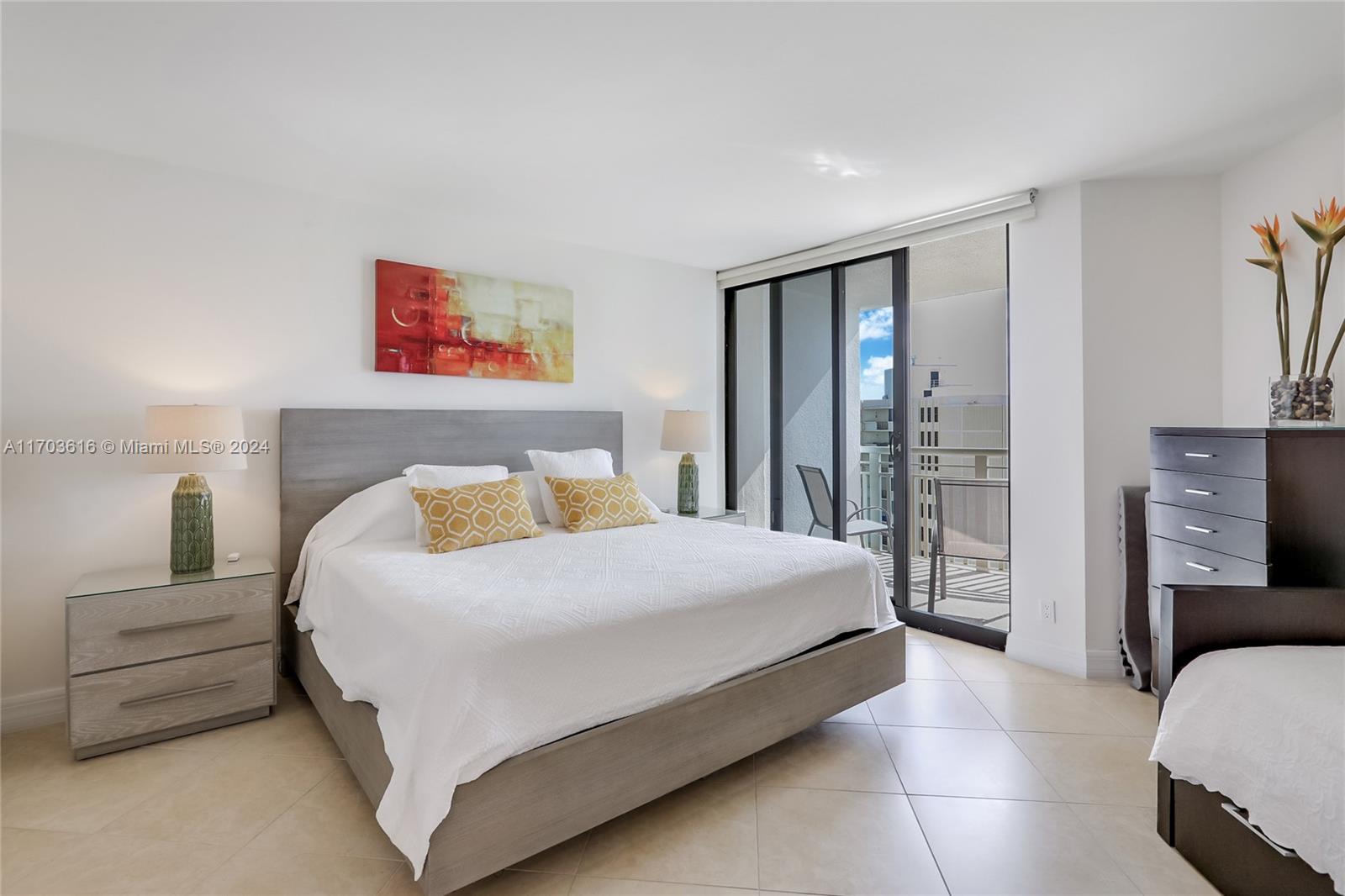 TIARA CONDO - Residential