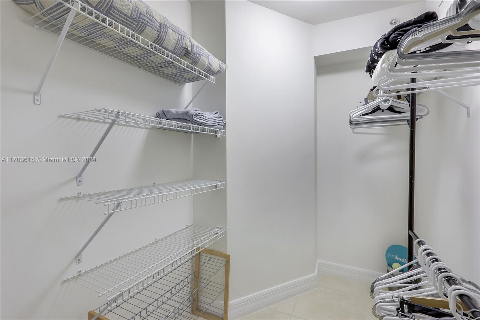 TIARA CONDO - Residential
