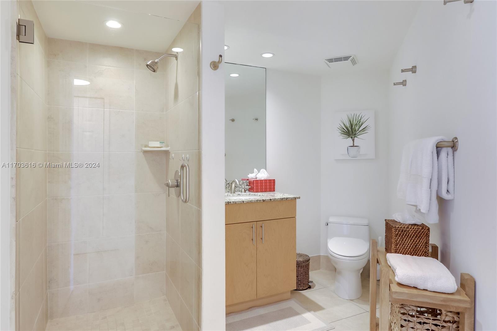 TIARA CONDO - Residential