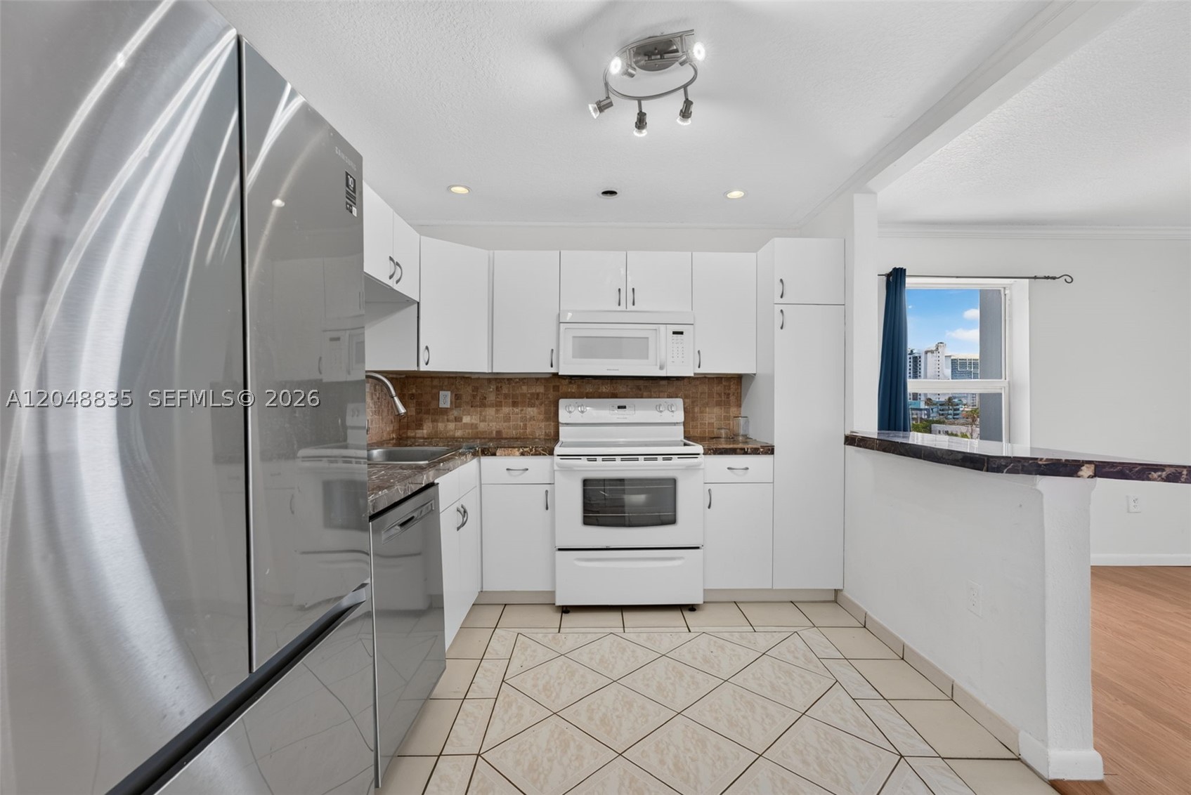 FOUNTAIN TOWERS CONDO - Residential