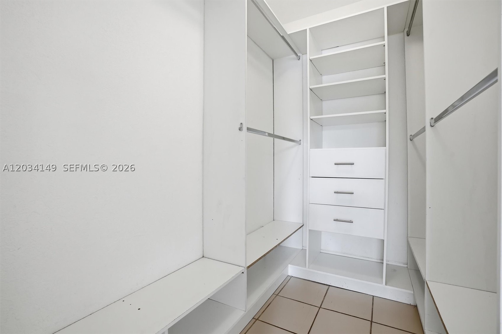 EL BATEY CONDO - Residential