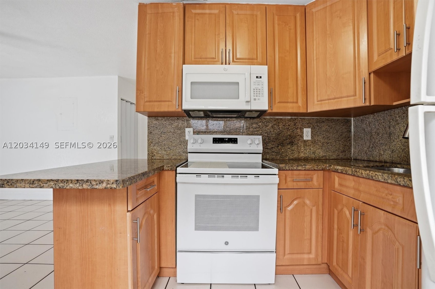 EL BATEY CONDO - Residential