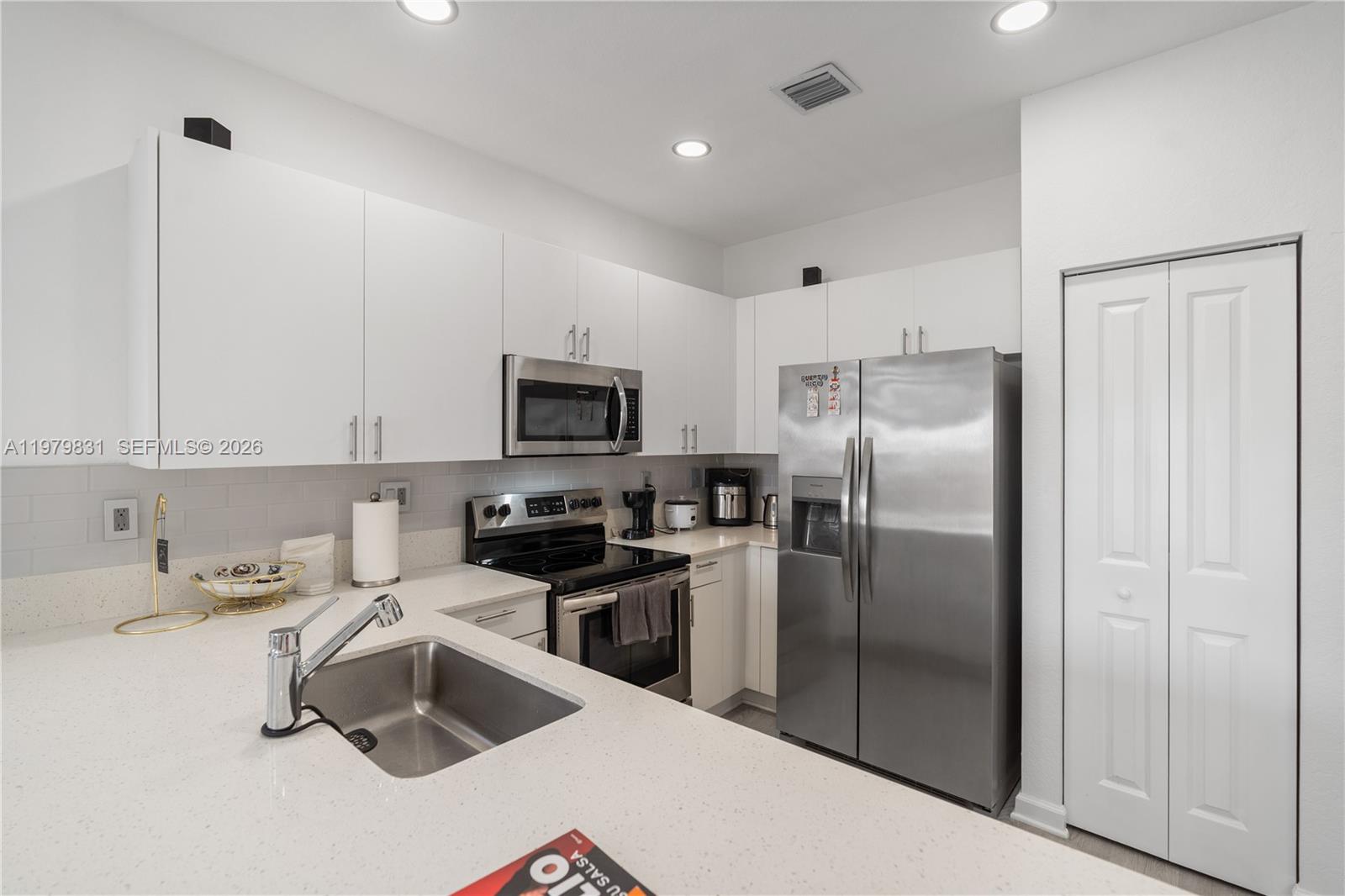 PINE ISLE - Residential