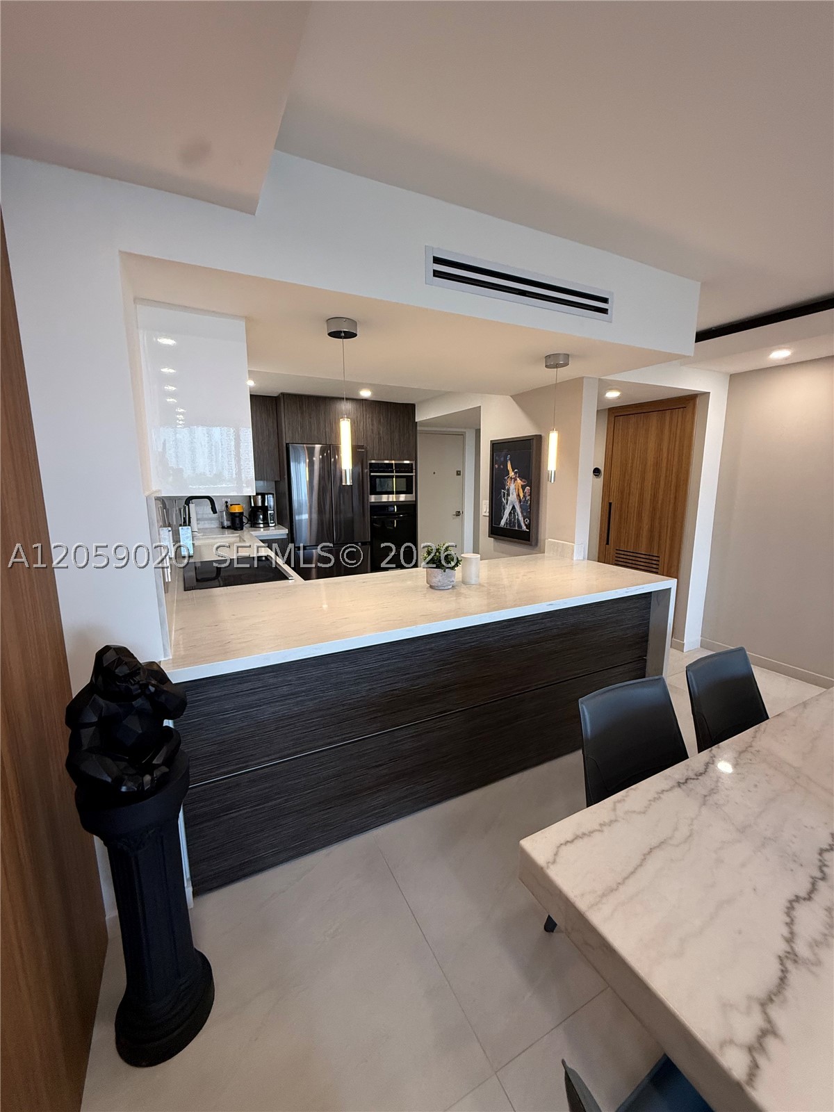 FLAMENCO CONDO - TOWER I - Residential