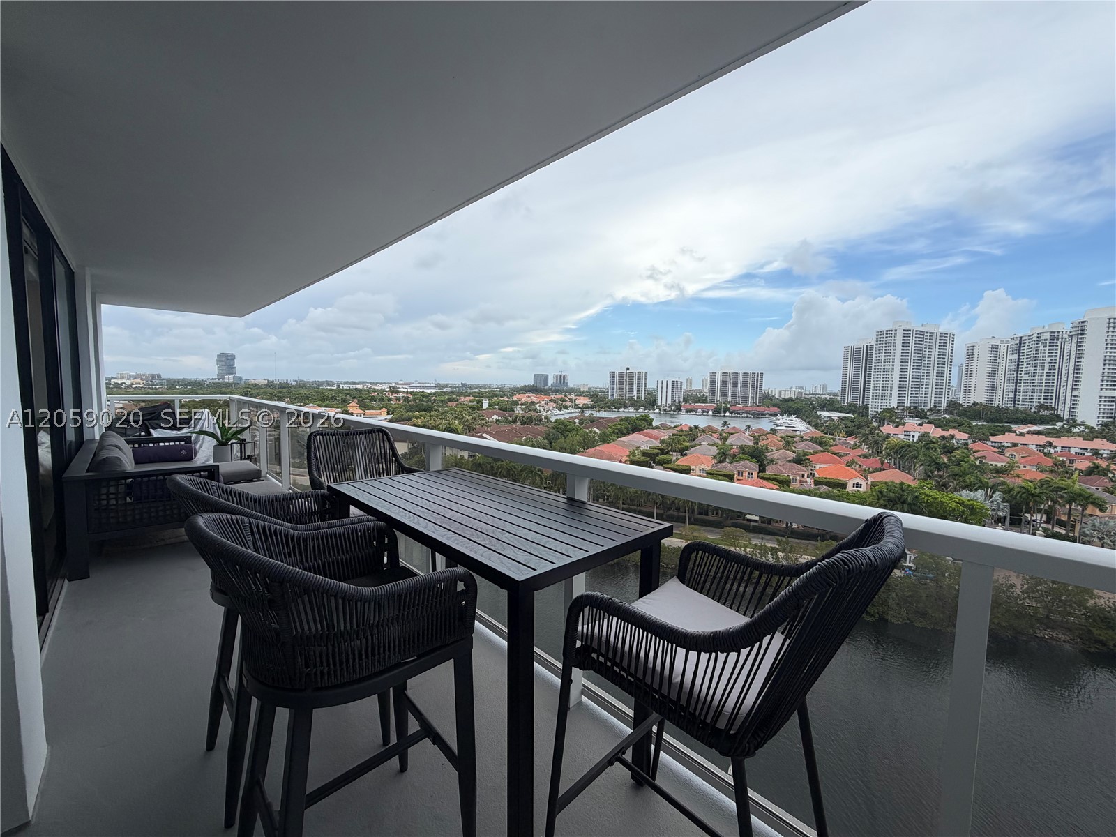 FLAMENCO CONDO - TOWER I - Residential