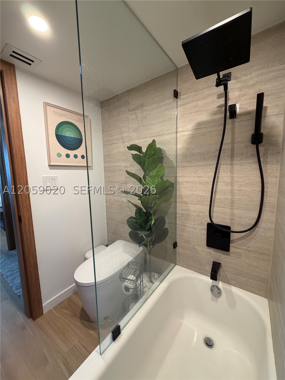 FLAMENCO CONDO - TOWER I - Residential