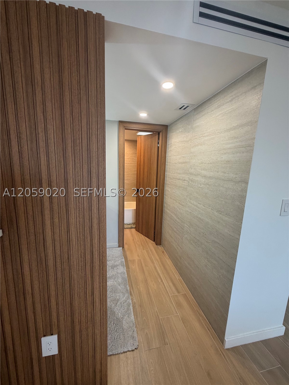 FLAMENCO CONDO - TOWER I - Residential