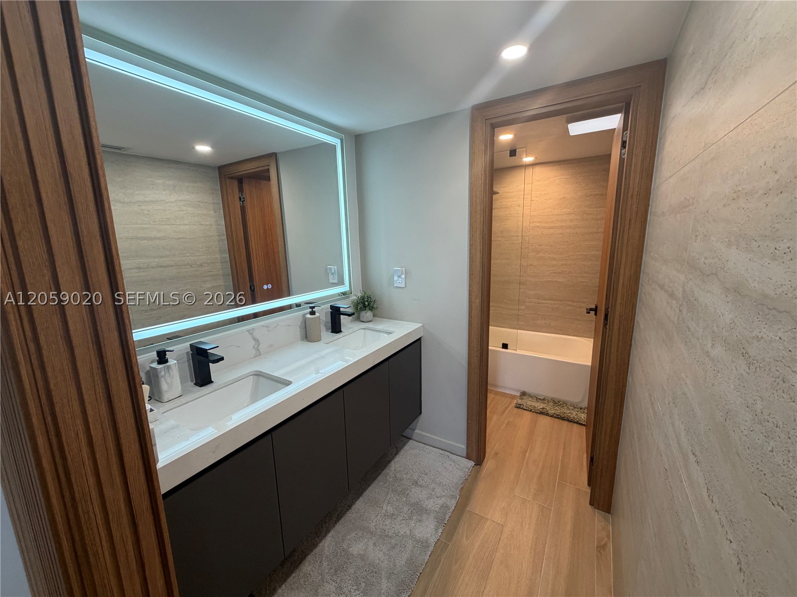 FLAMENCO CONDO - TOWER I - Residential