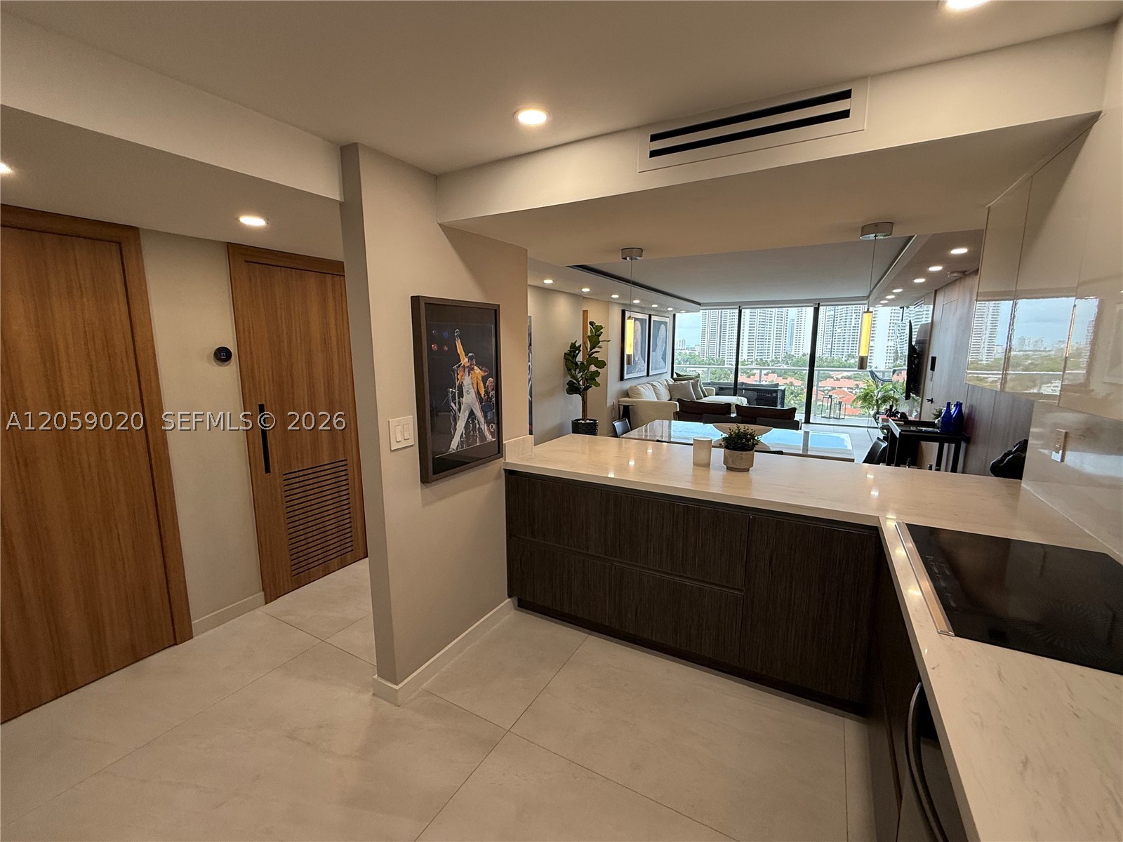 FLAMENCO CONDO - TOWER I - Residential