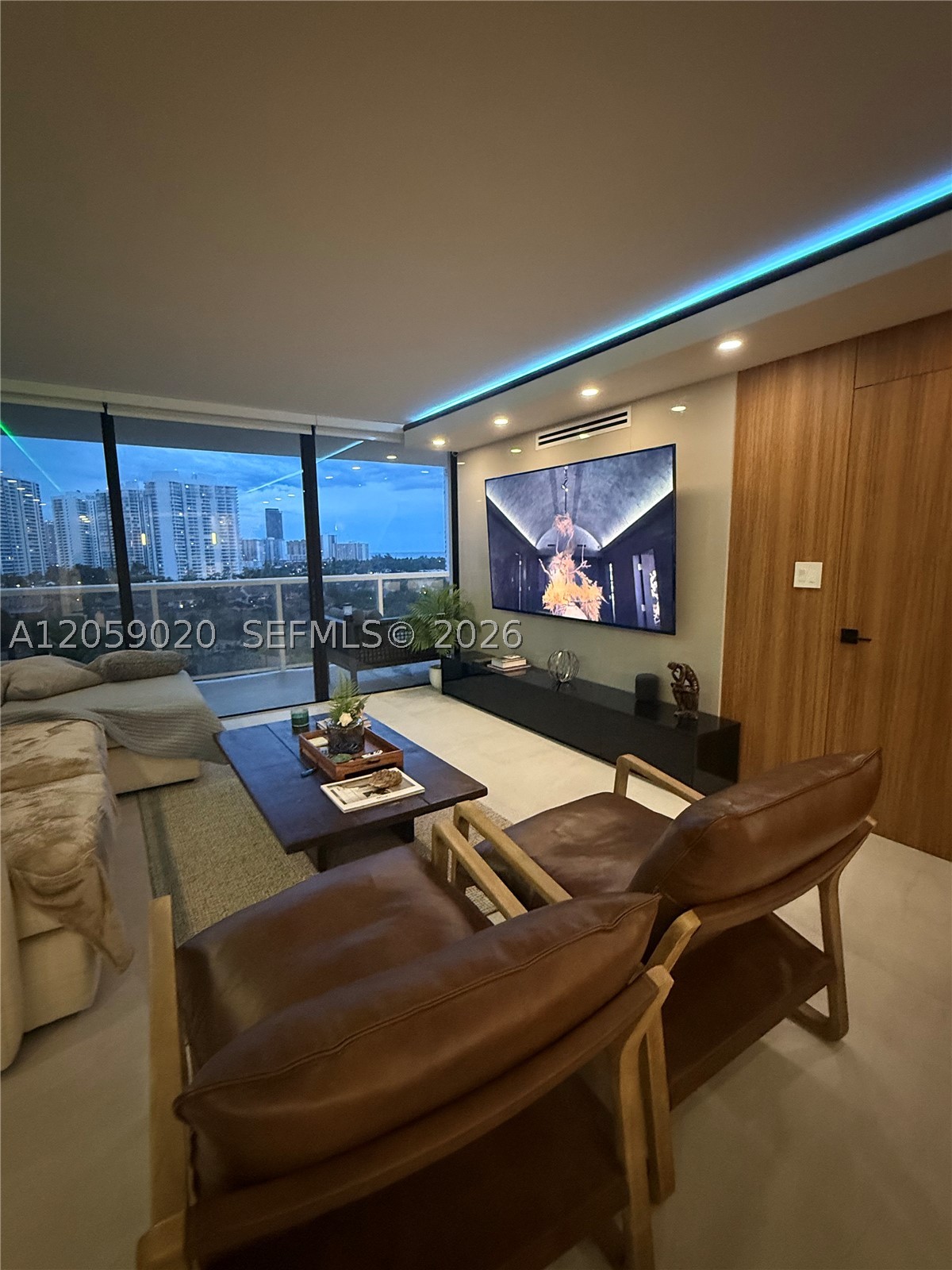 FLAMENCO CONDO - TOWER I - Residential