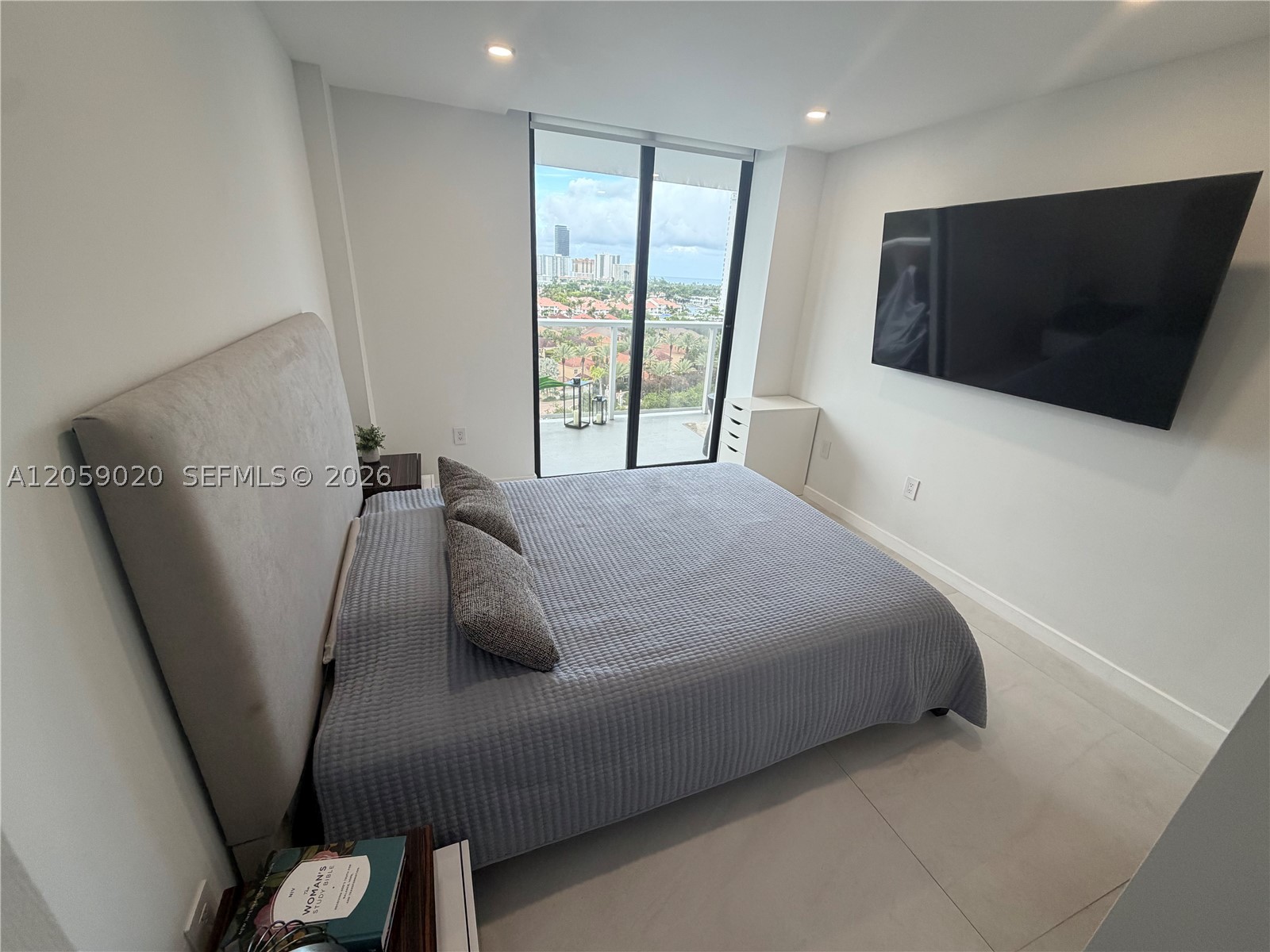 FLAMENCO CONDO - TOWER I - Residential