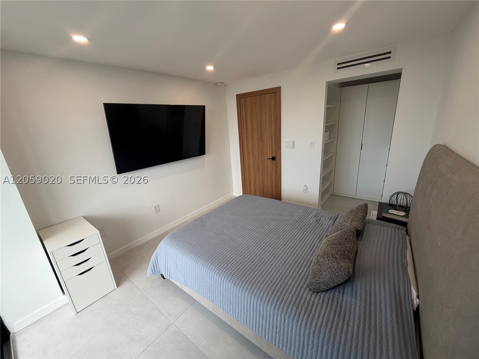 FLAMENCO CONDO - TOWER I - Residential