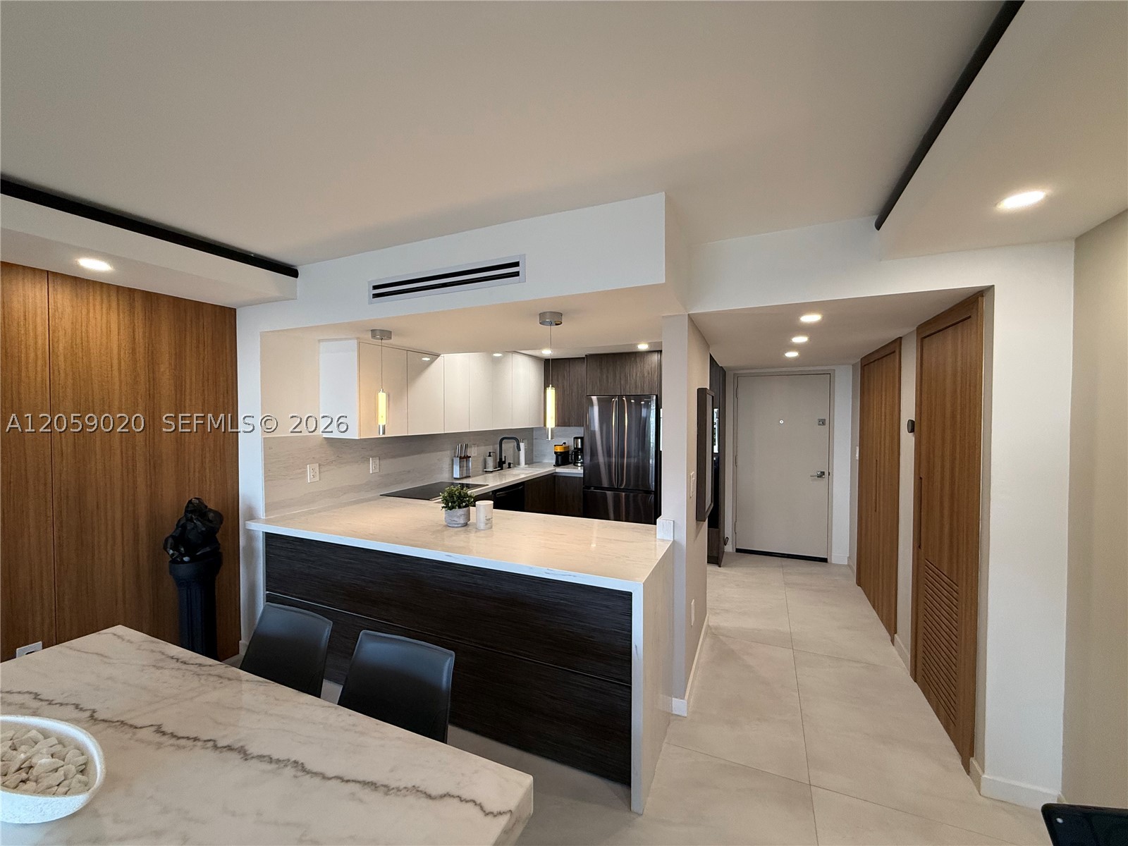 FLAMENCO CONDO - TOWER I - Residential