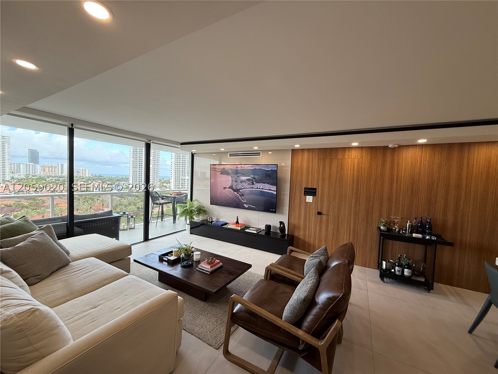 FLAMENCO CONDO - TOWER I - Residential