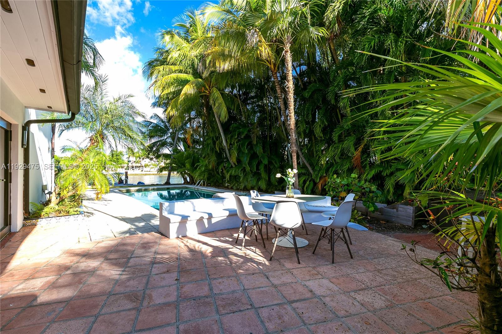 BEACH WAY HEIGHTS UNIT - Residential