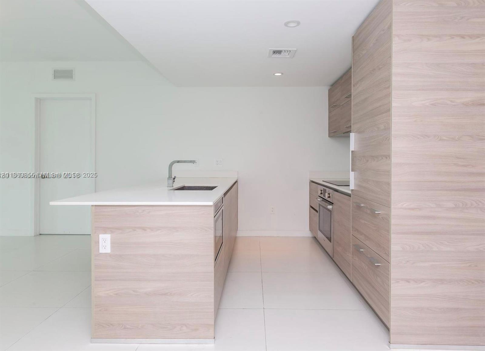 1300 S MIAMI AVENUE CONDO - Residential