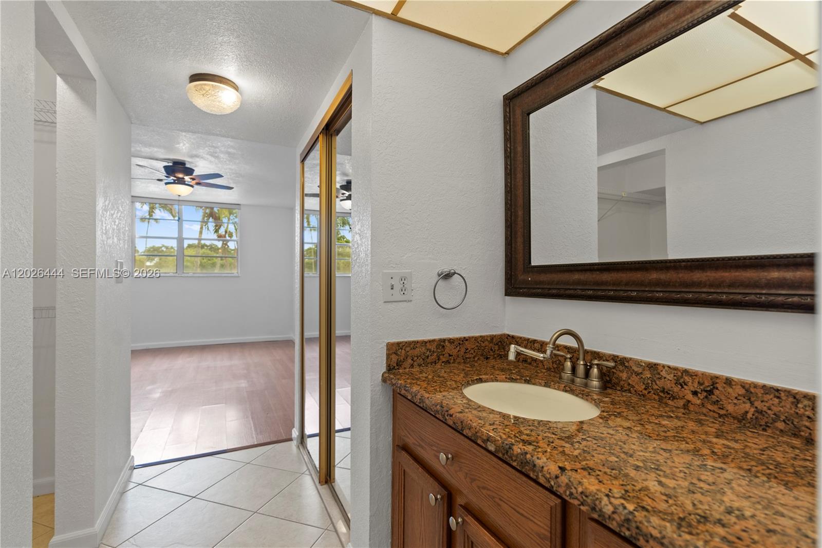 OMEGA CONDO NO 3 - Residential