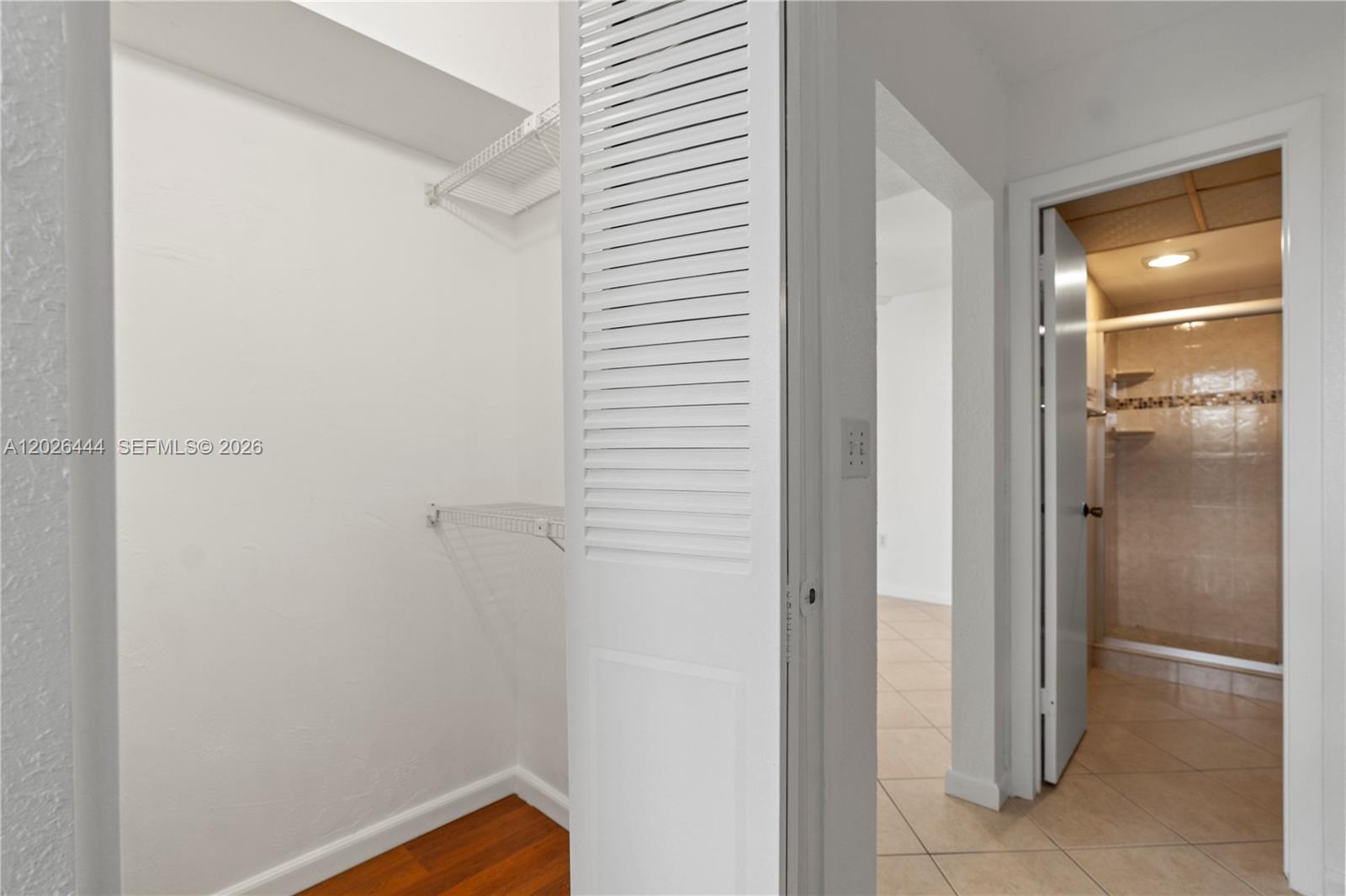 OMEGA CONDO NO 3 - Residential