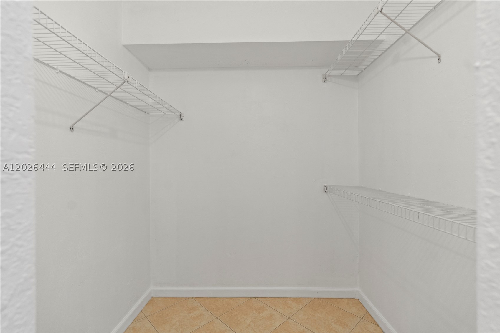 OMEGA CONDO NO 3 - Residential