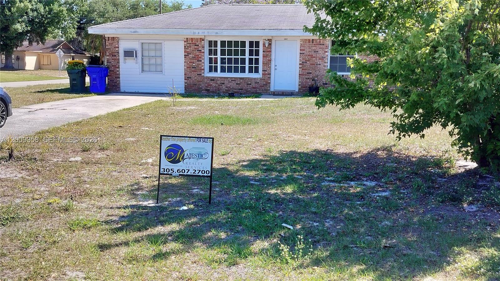 LEISURE LAKES - Residential
