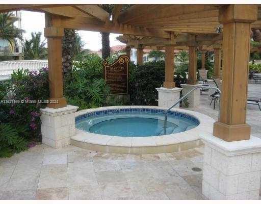 WESTON 55 PLUS CONDO - Residential Lease