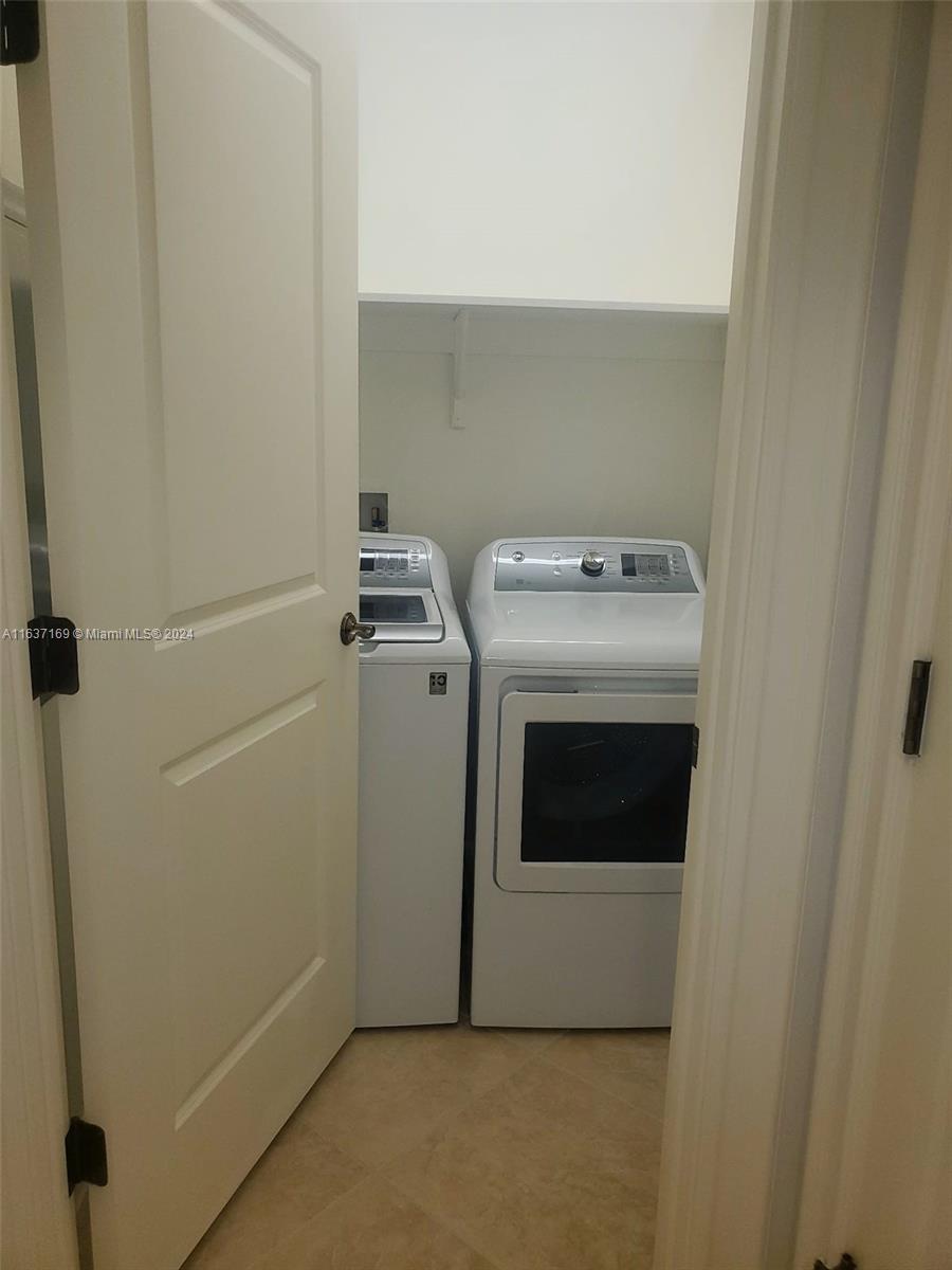 WESTON 55 PLUS CONDO - Residential Lease