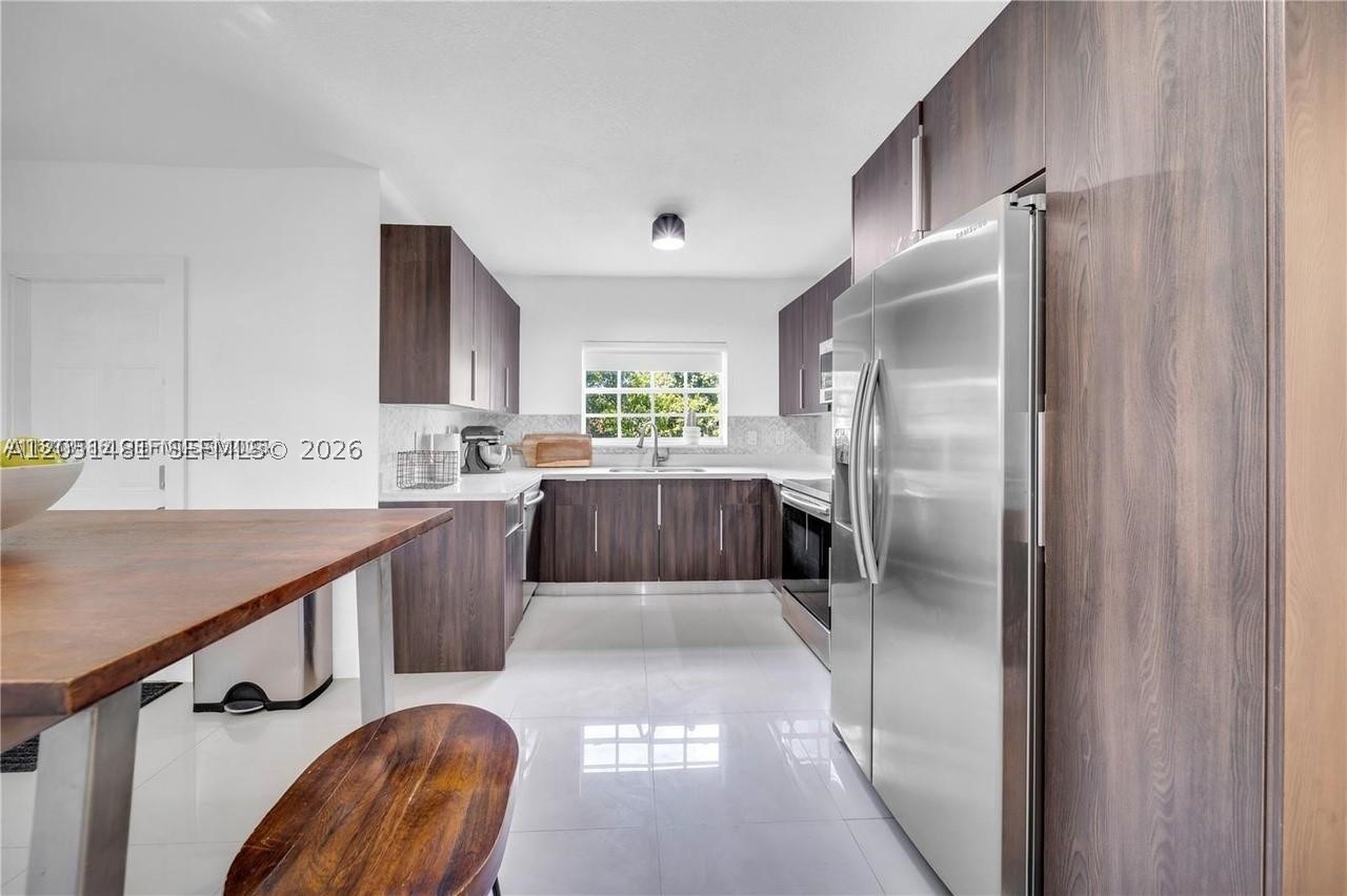 GRIFFING BISCAYNE PK EST - Residential Lease