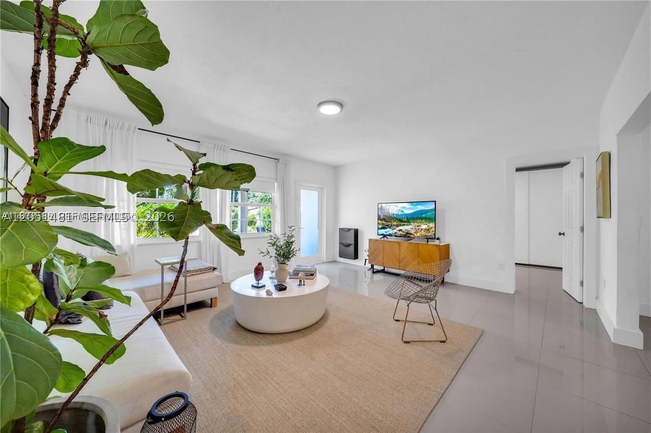 GRIFFING BISCAYNE PK EST - Residential Lease