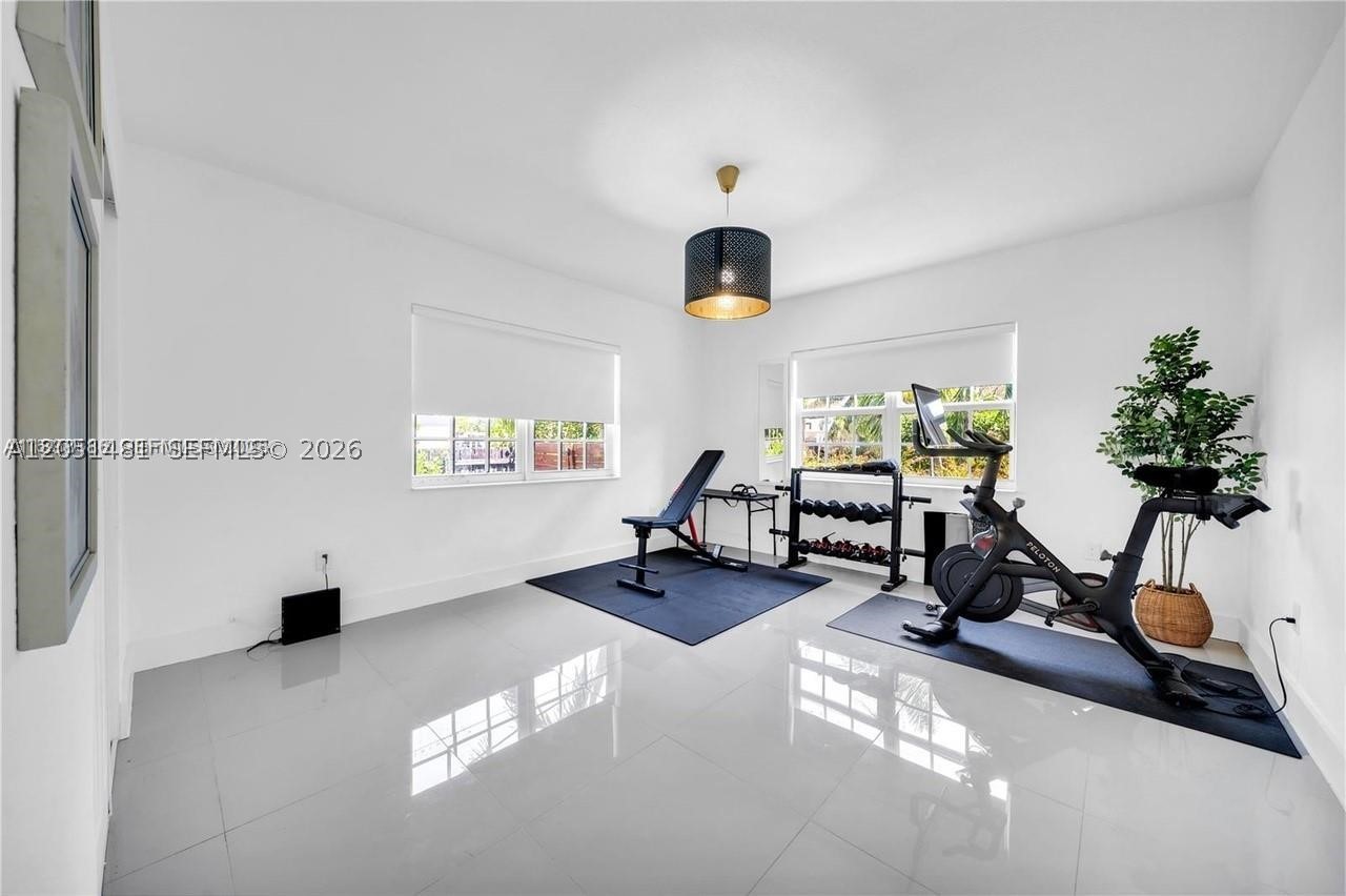 GRIFFING BISCAYNE PK EST - Residential Lease