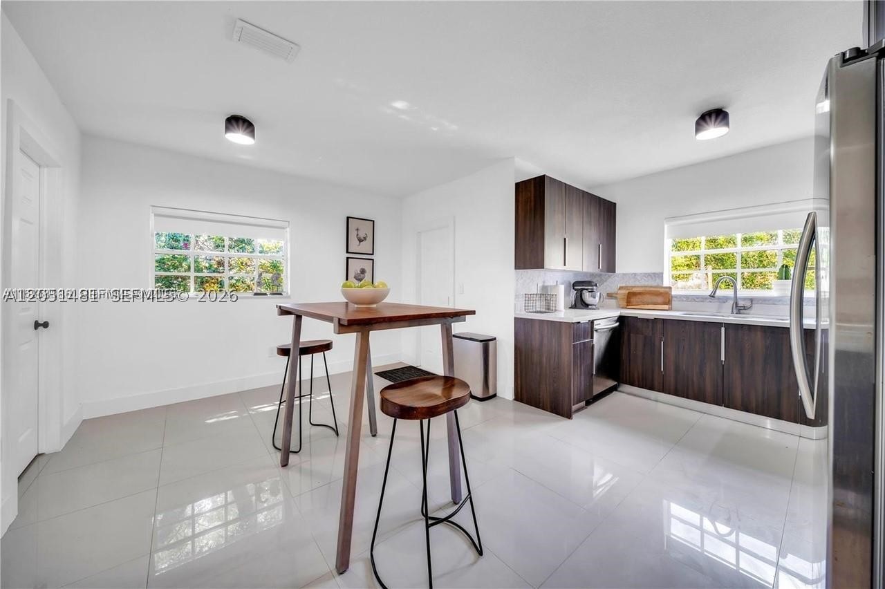 GRIFFING BISCAYNE PK EST - Residential Lease