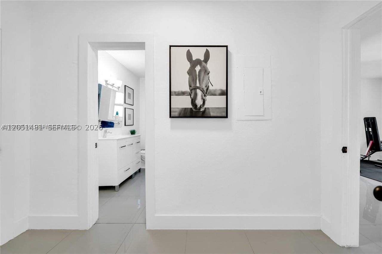 GRIFFING BISCAYNE PK EST - Residential Lease