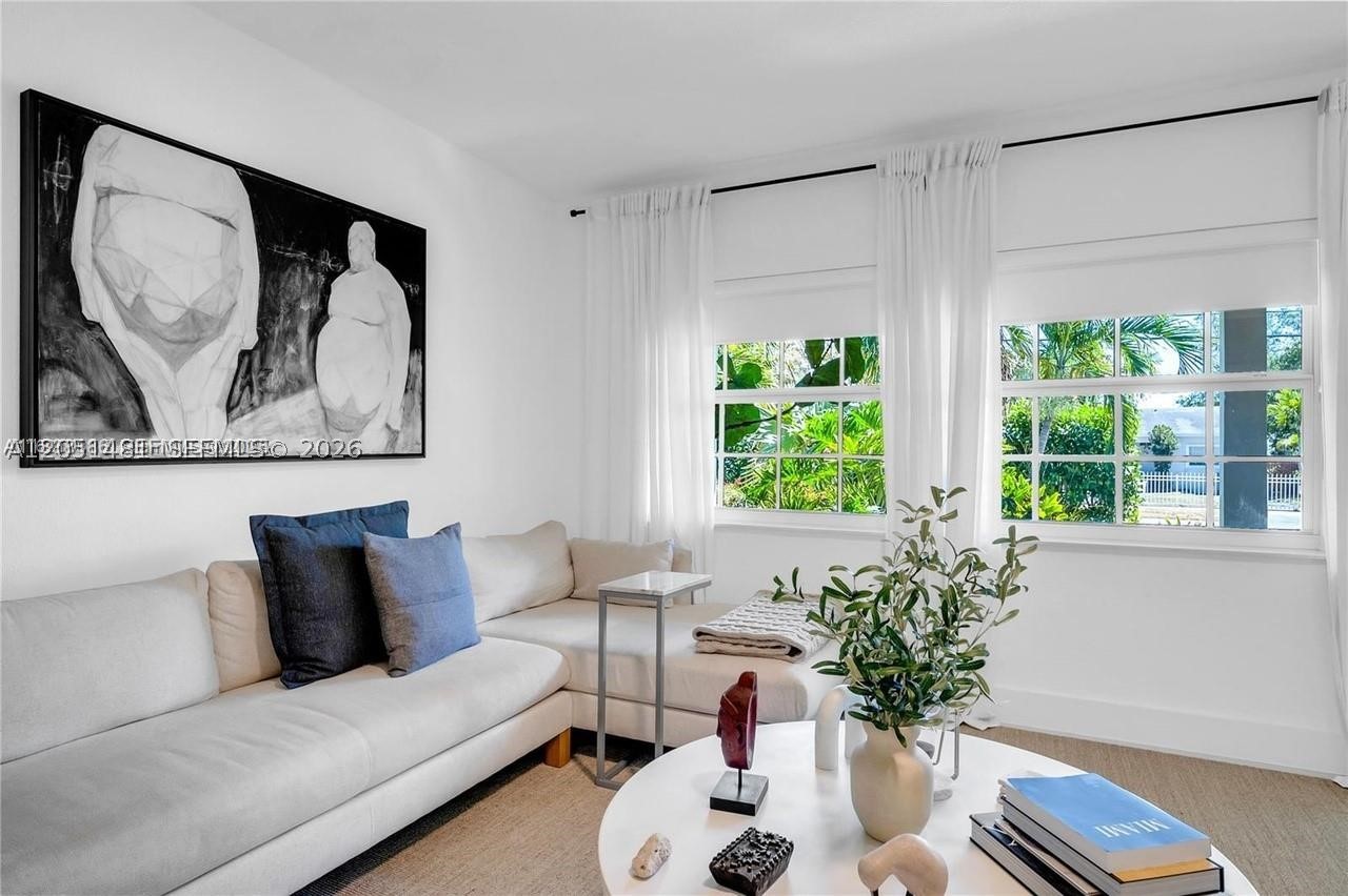 GRIFFING BISCAYNE PK EST - Residential Lease