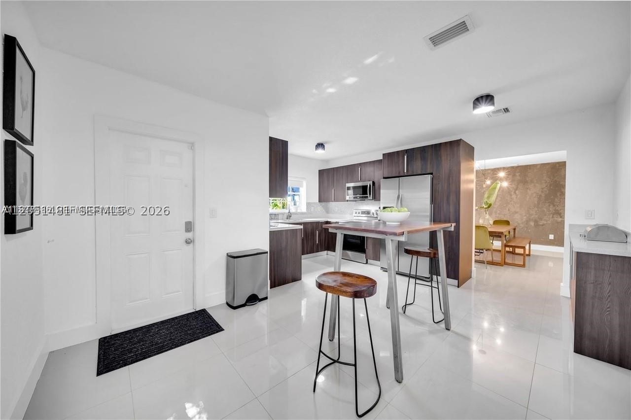 GRIFFING BISCAYNE PK EST - Residential Lease