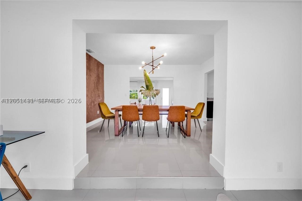 GRIFFING BISCAYNE PK EST - Residential Lease