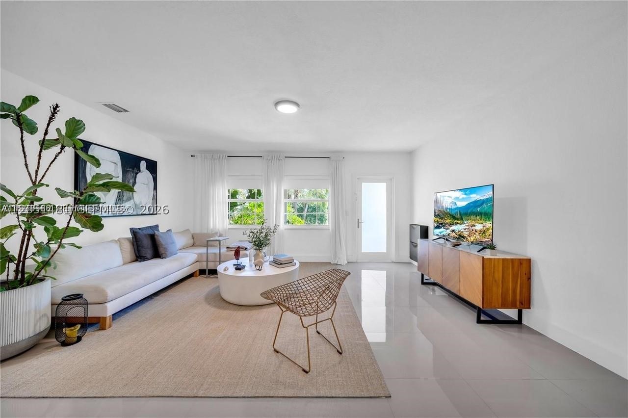 GRIFFING BISCAYNE PK EST - Residential Lease
