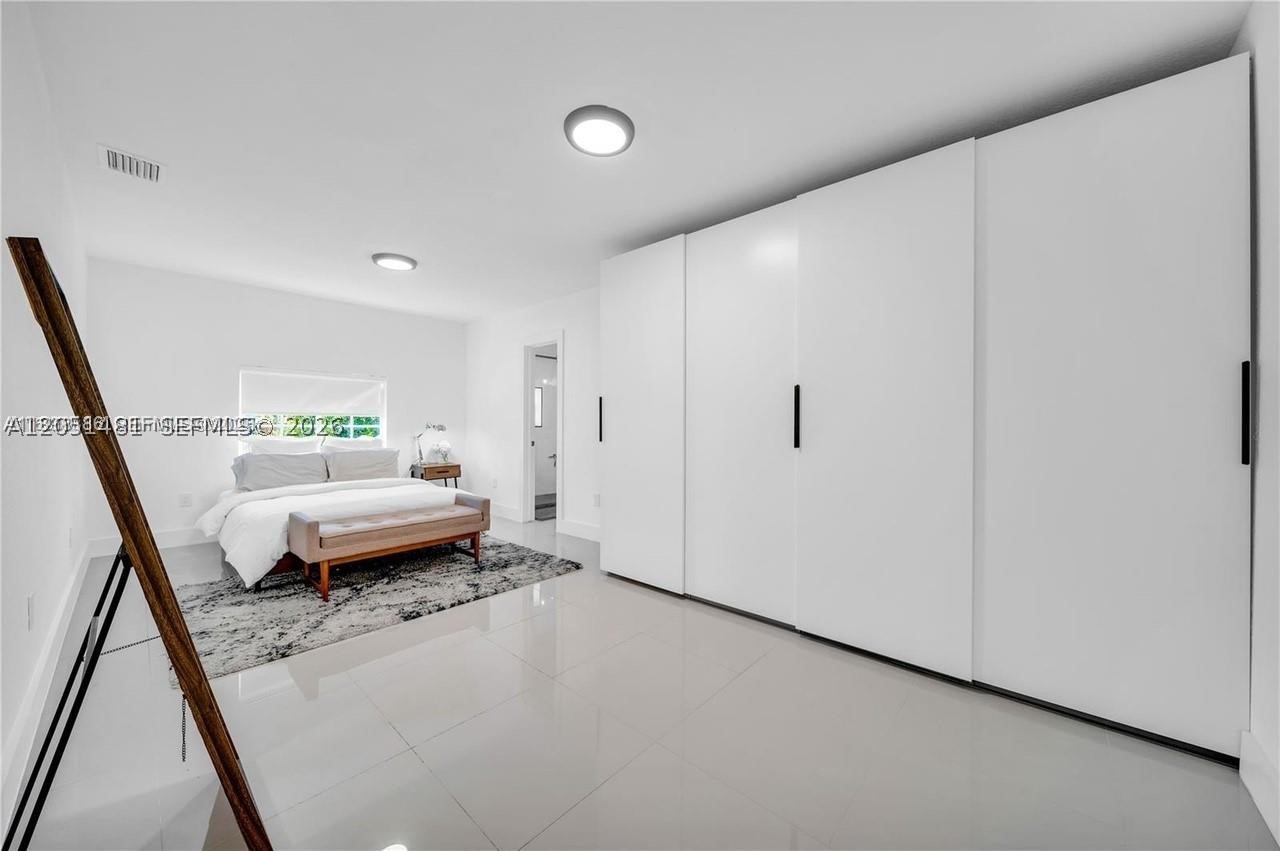 GRIFFING BISCAYNE PK EST - Residential Lease