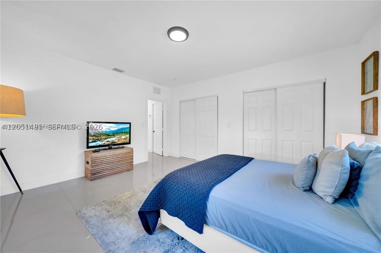 GRIFFING BISCAYNE PK EST - Residential Lease