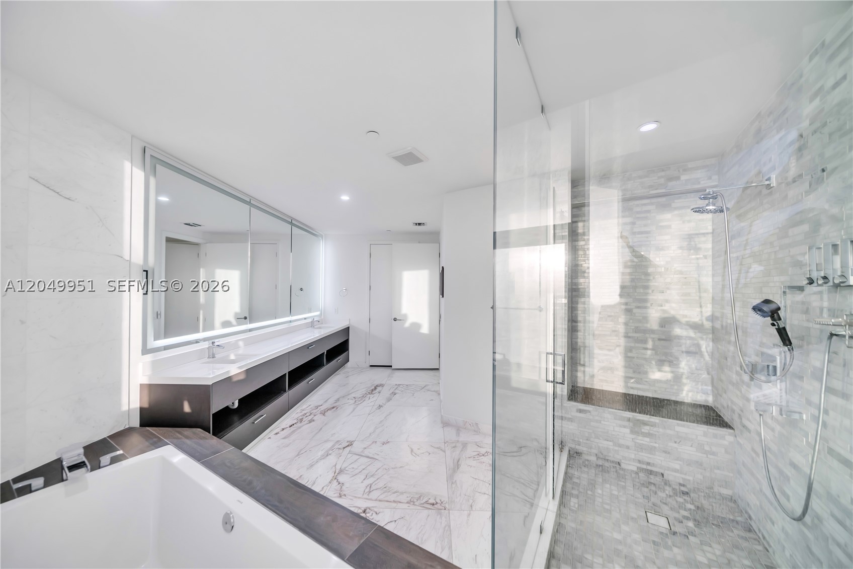 PARAMOUNT MIAMI WORLDCEN - Residential