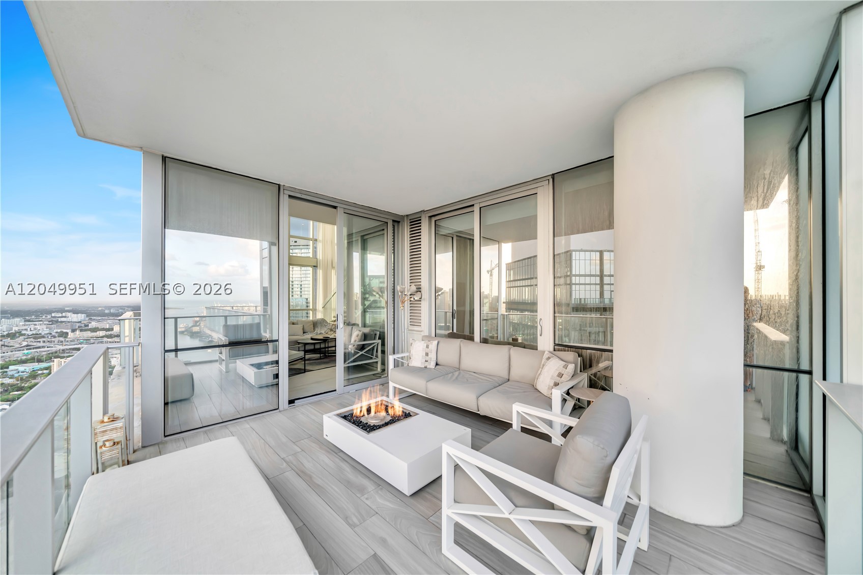 PARAMOUNT MIAMI WORLDCEN - Residential