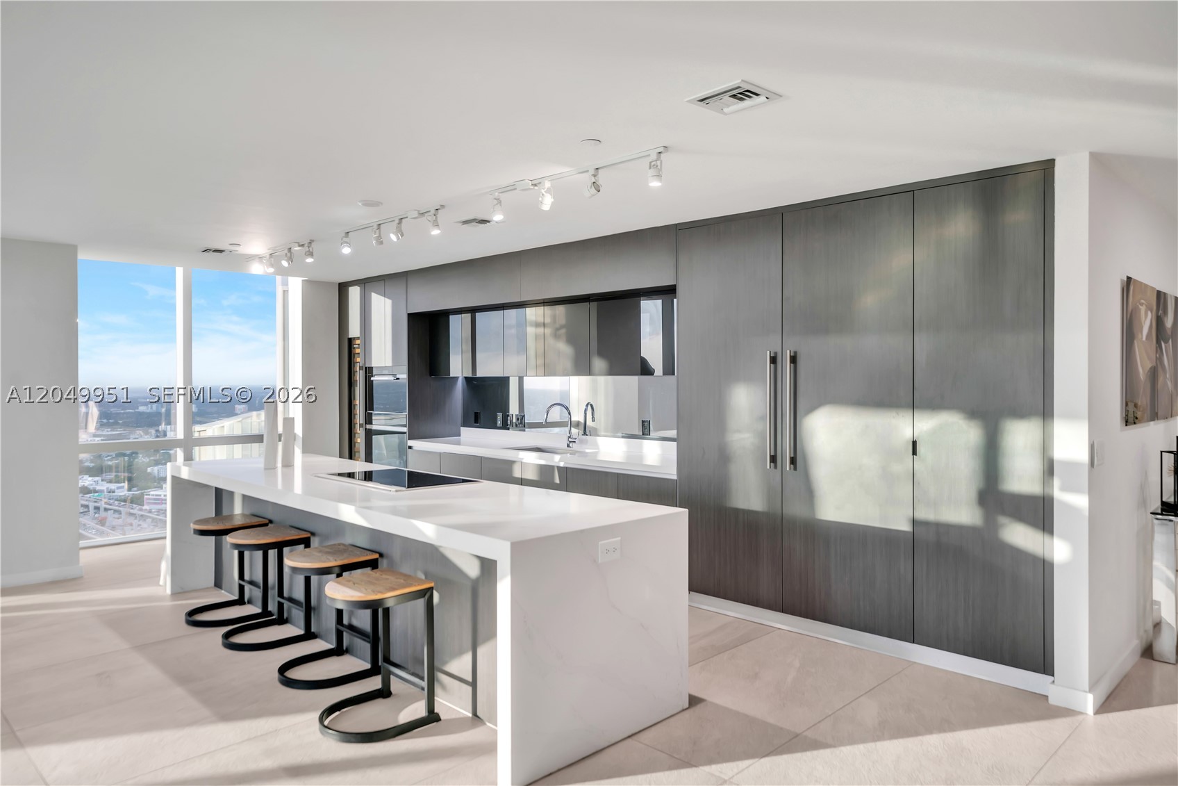 PARAMOUNT MIAMI WORLDCEN - Residential